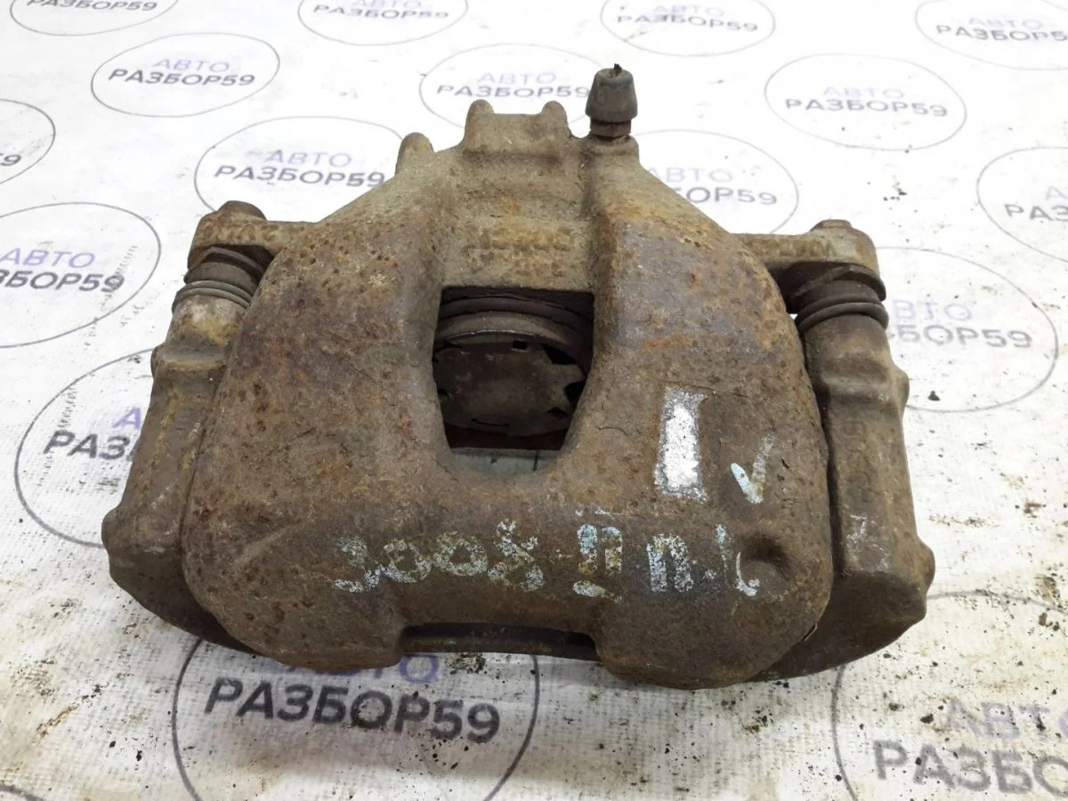 Суппорт передний левый Peugeot 3008 I рестайлинг (2013—2016)