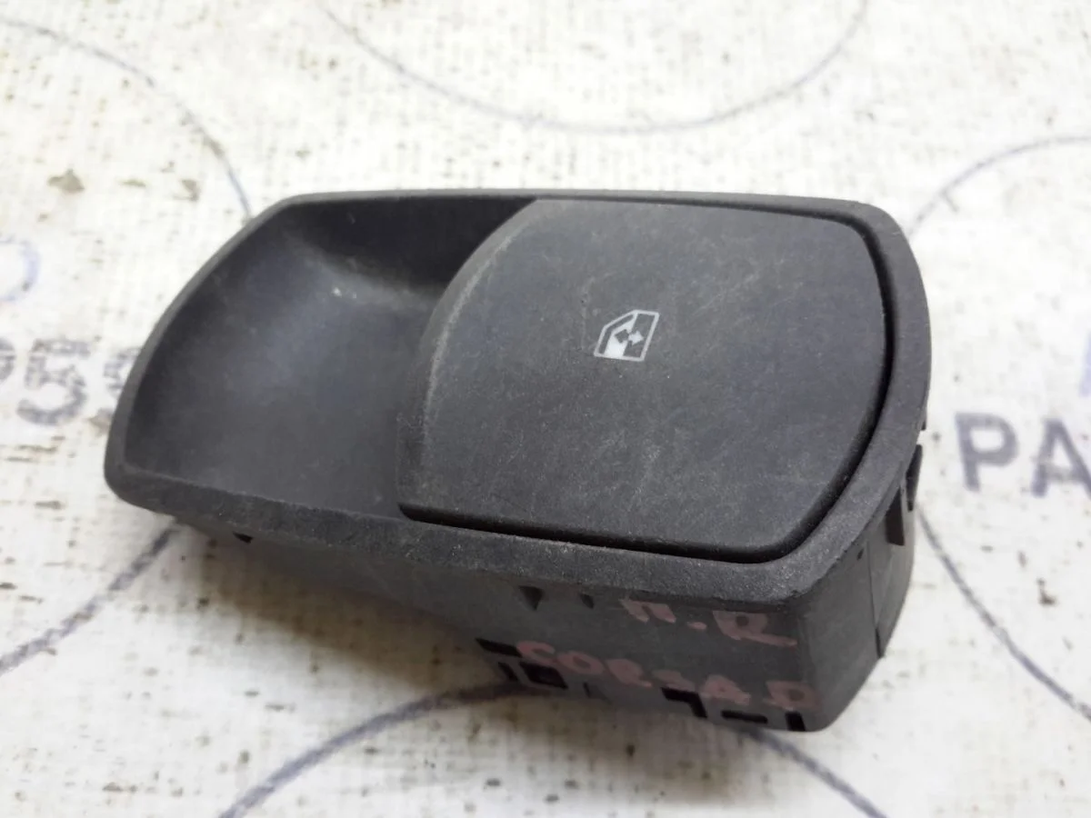 Кнопка стеклоподъемника Opel Corsa D (2006—2010)