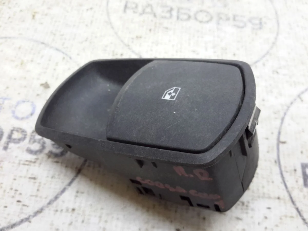 Кнопка стеклоподъемника Opel Corsa D (2006—2010)