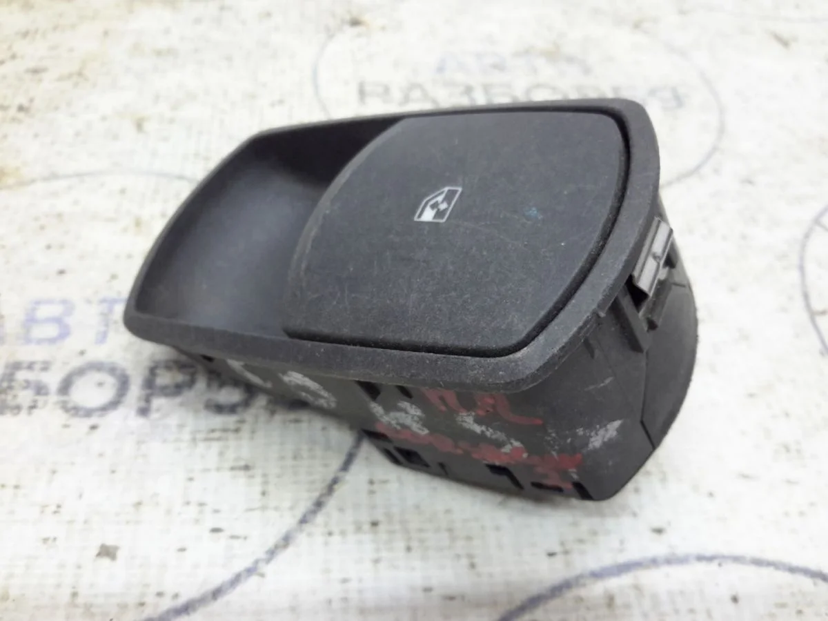 Кнопка стеклоподъемника Opel Corsa D (2006—2010)