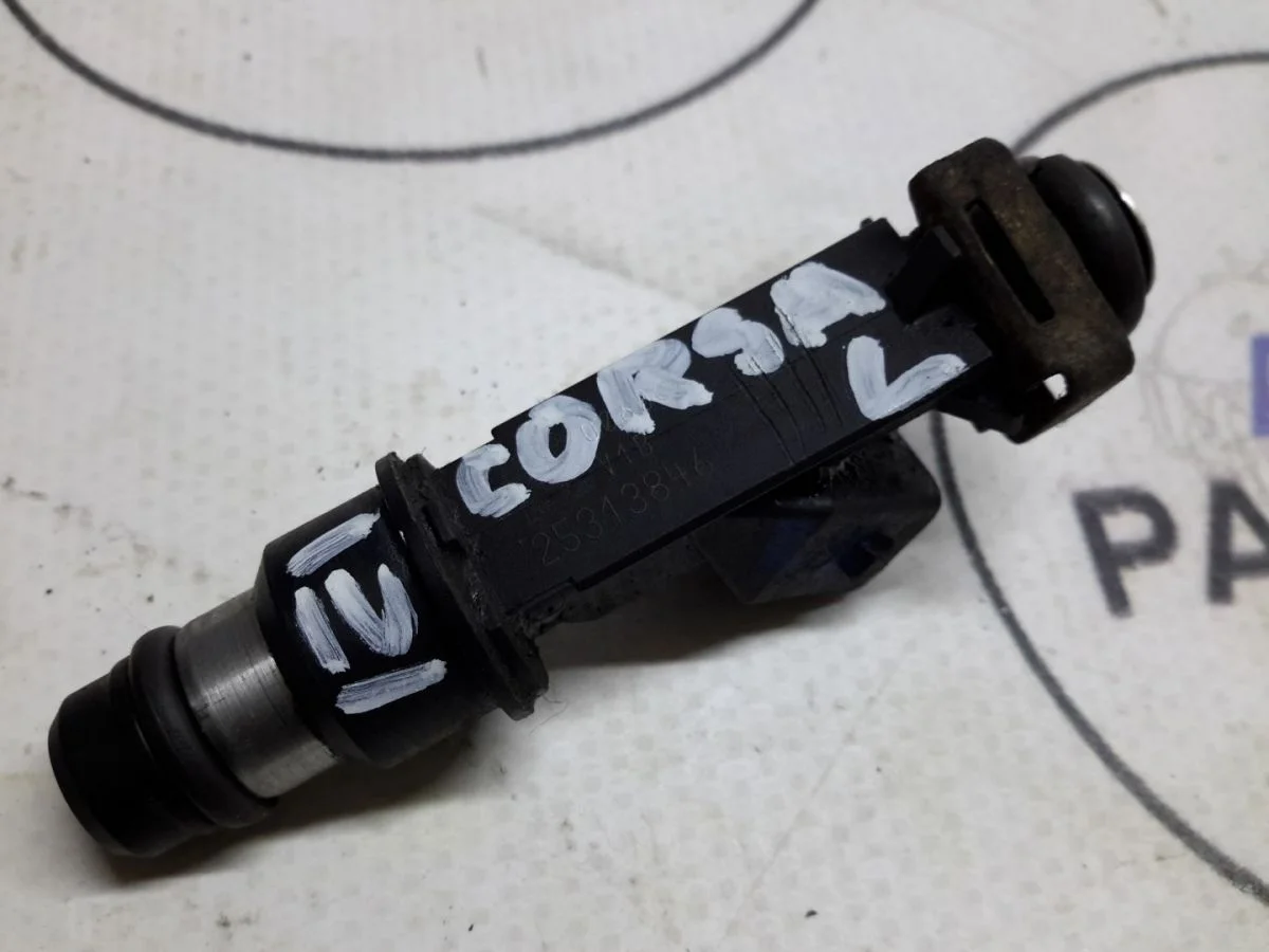 Форсунка топливная Opel Corsa C (2000—2003)