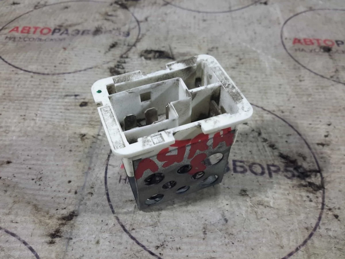 Резистор печки Opel Astra H рестайлинг (2006—2014)