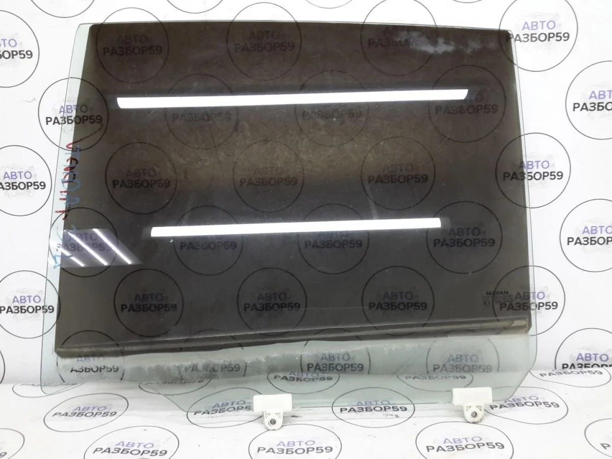 Стекло заднее левое Nissan Tiida C11 (2004—2012)