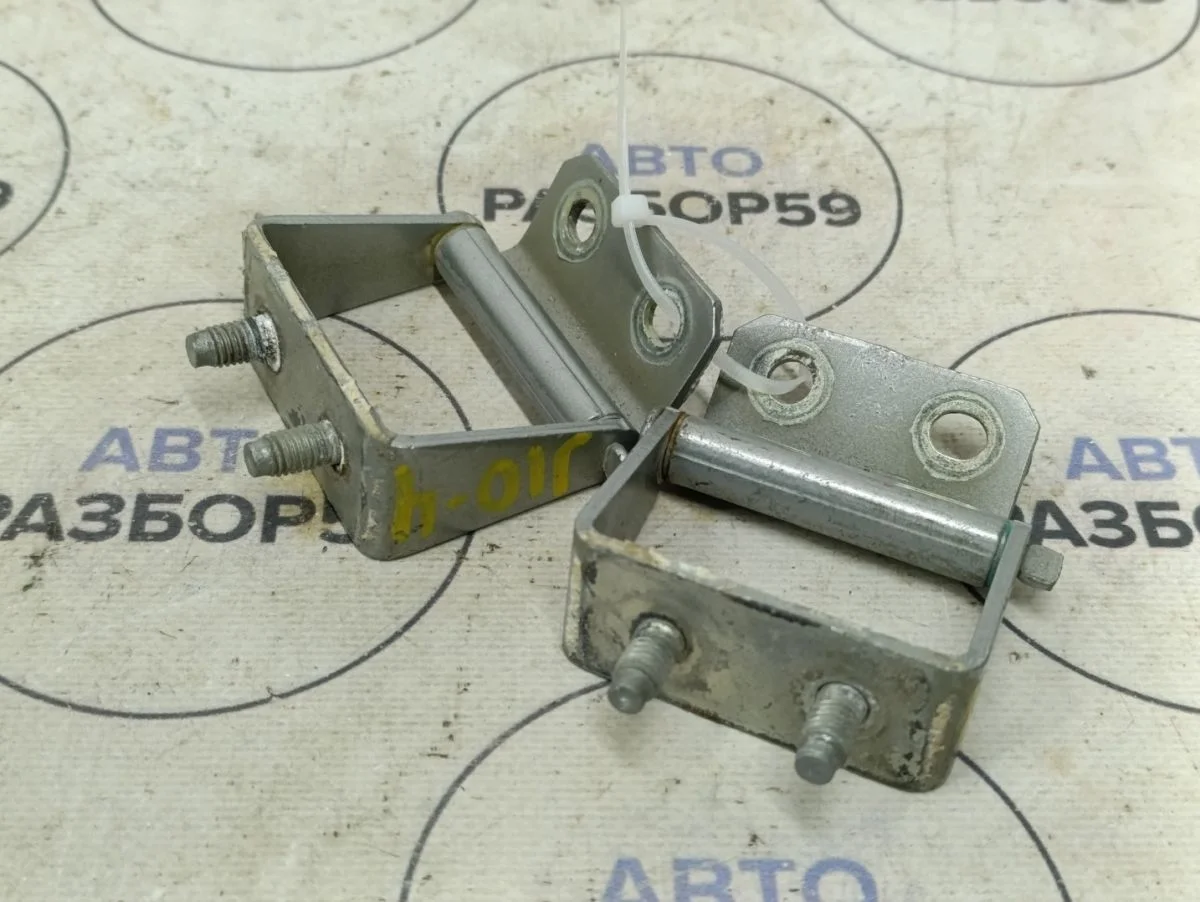 Петля двери багажника Nissan Qashqai I (2006—2010)