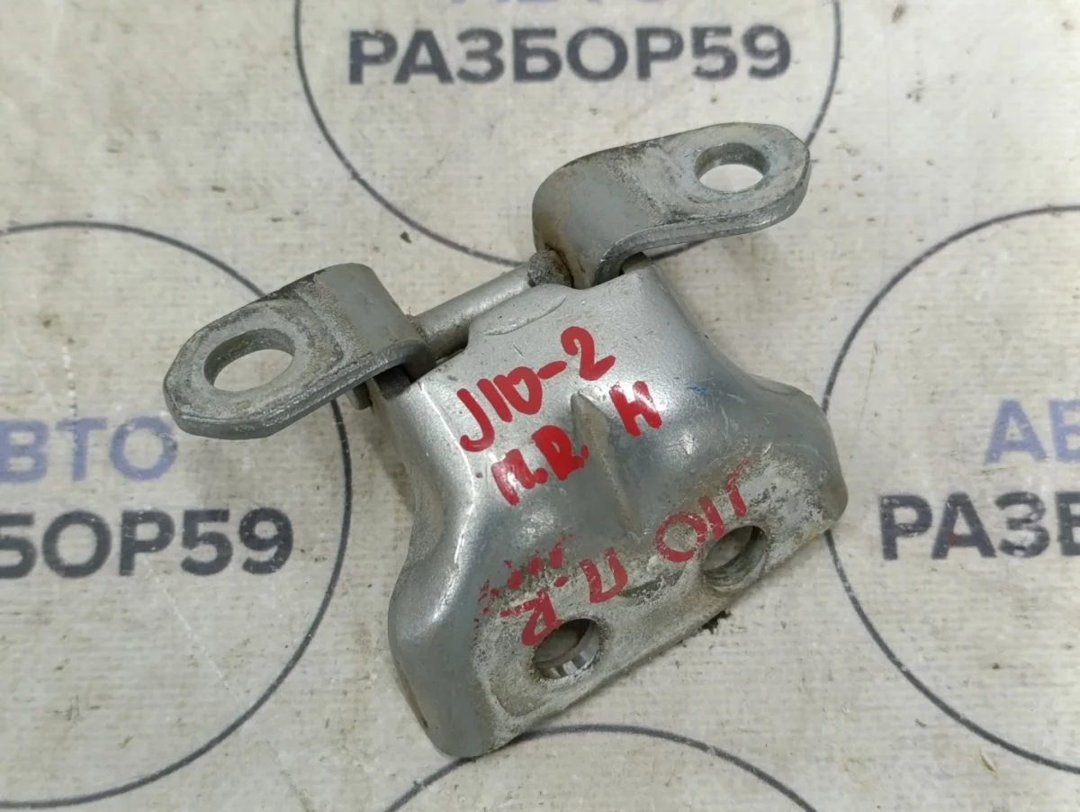 Петля двери Nissan Qashqai I (2006—2010)