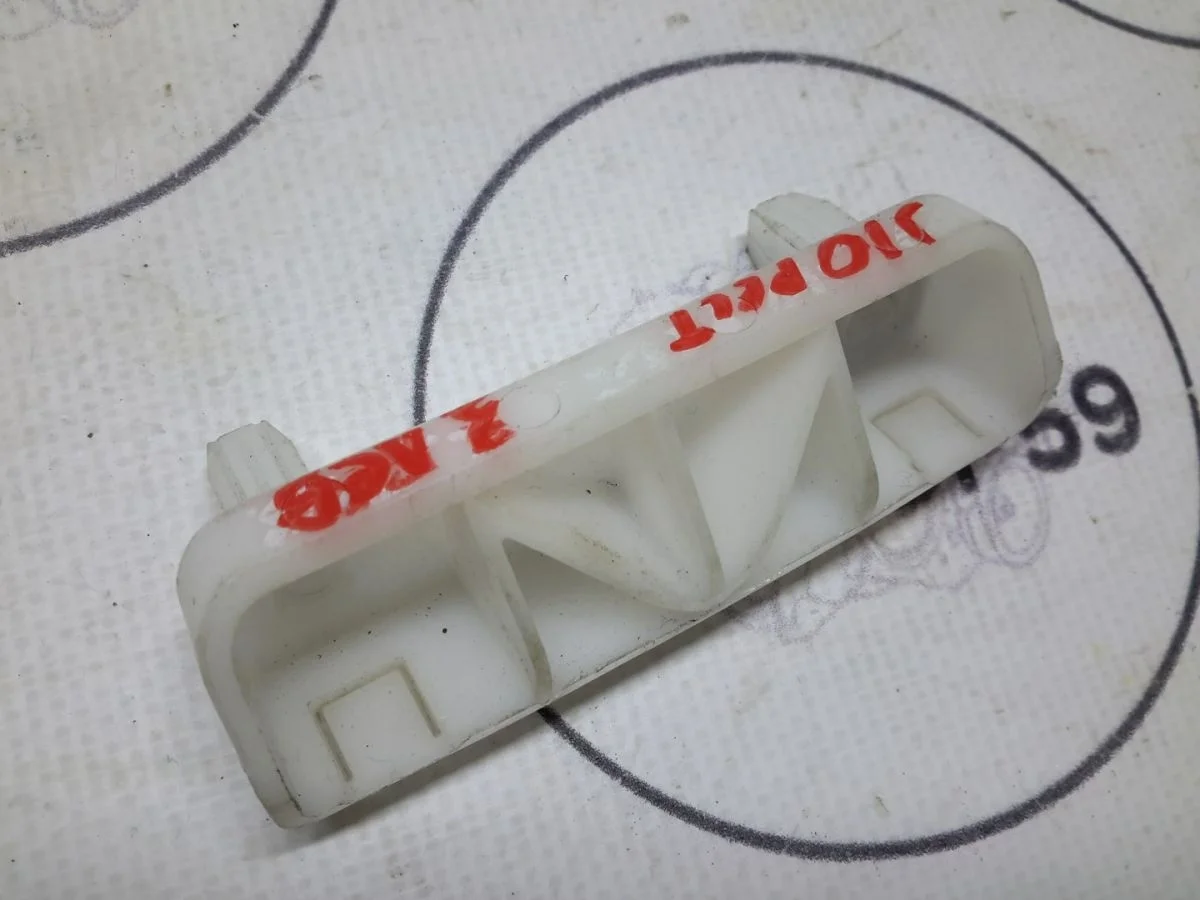 Кронштейн заднего бампера Nissan Qashqai I (2006—2010)