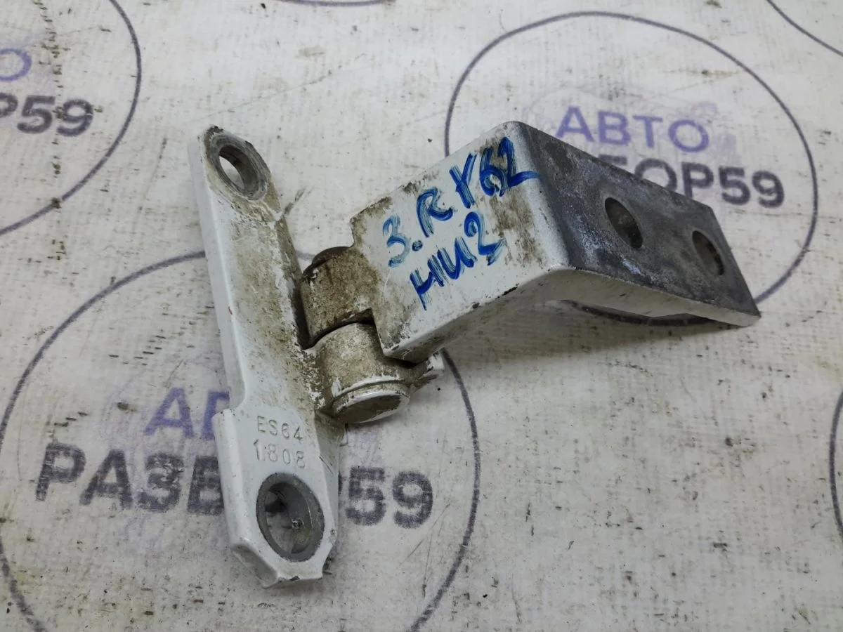 Петля двери Nissan Patrol Y62 (2010—2014)