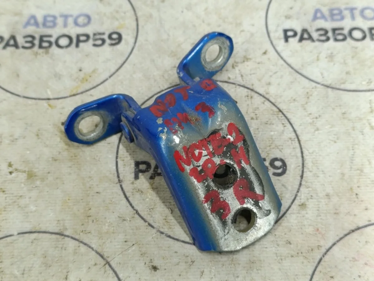 Петля двери Nissan Note E11 рестайлинг (2008—2013)