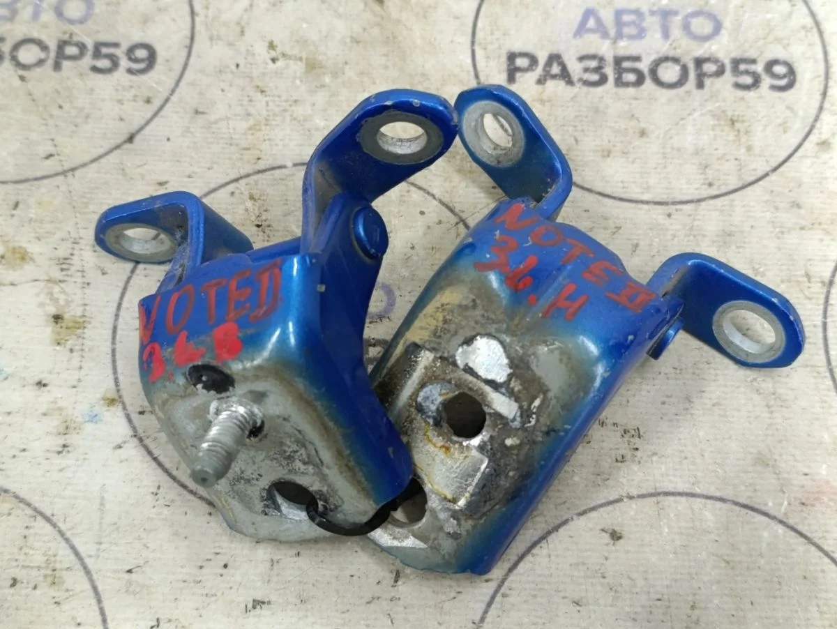 Петля двери Nissan Note E11 рестайлинг (2008—2013)