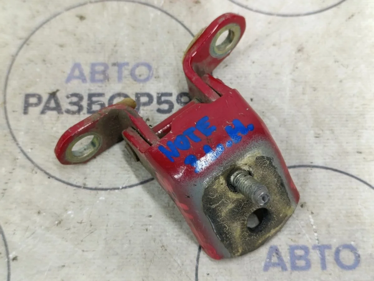 Петля двери Nissan Note E11 рестайлинг (2008—2013)