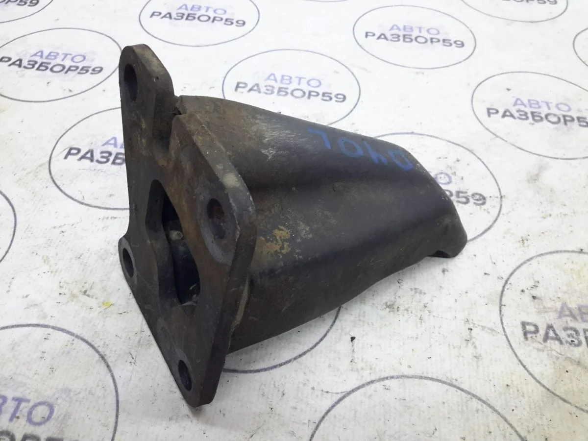 Кронштейн двигателя левый Nissan Navara D40 (2004—2010)