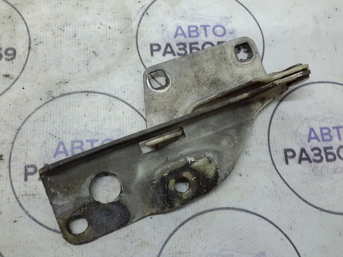 Петля капота Nissan Navara D40 (2004—2010)