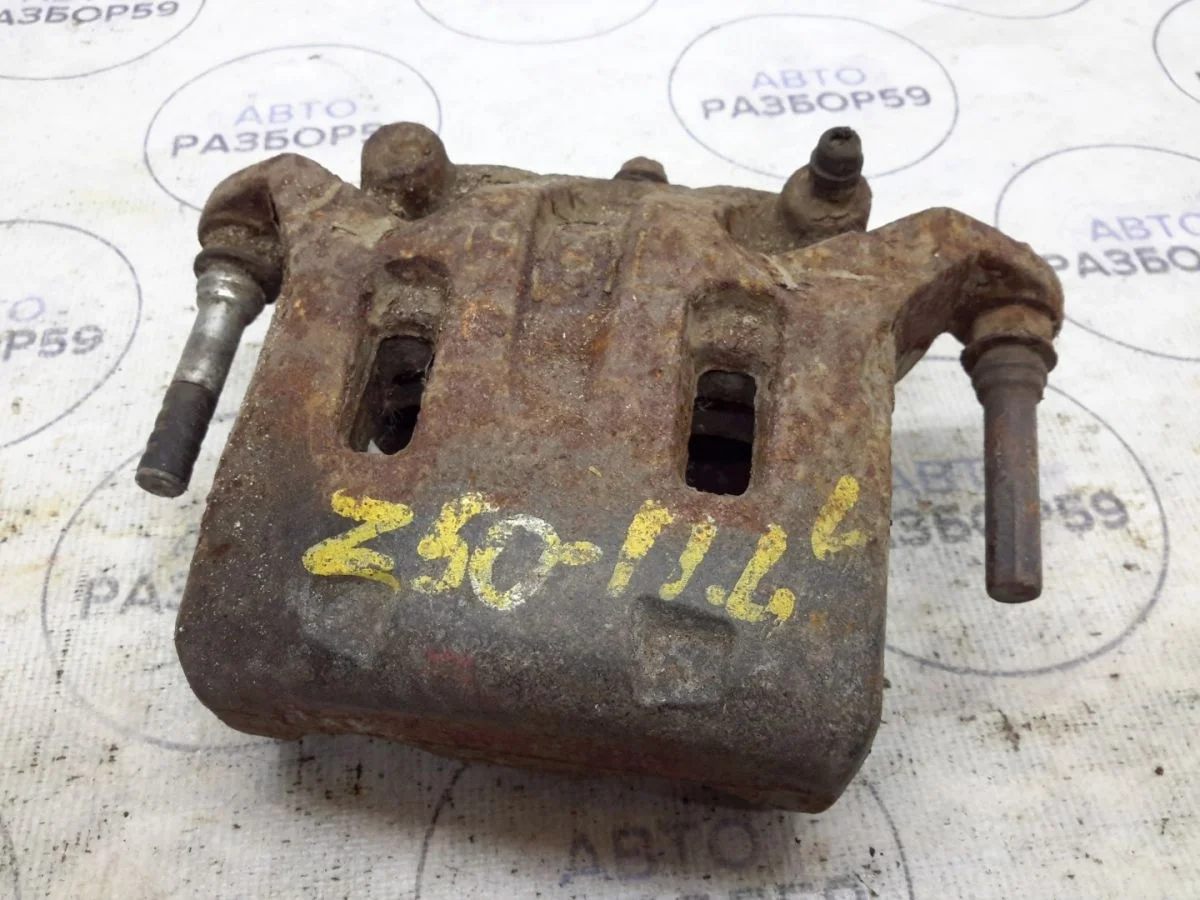 Суппорт передний левый Nissan Murano Z50 (2002—2008)