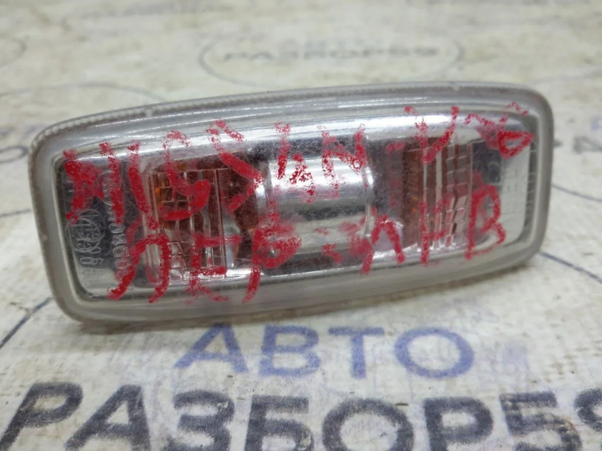 Повторитель в крыло Nissan Murano Z50 (2002—2008)