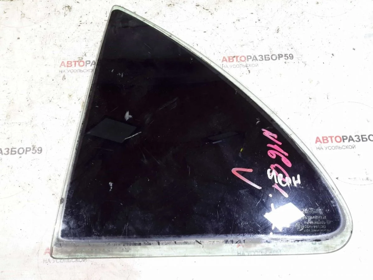 Форточка двери задней левой Nissan Almera N16 (2000—2003)