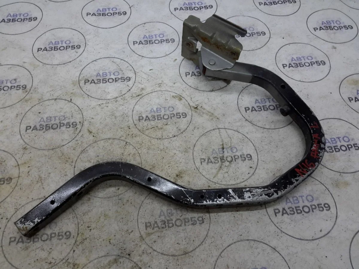 Петля багажника Nissan Almera N16 (2000—2003)