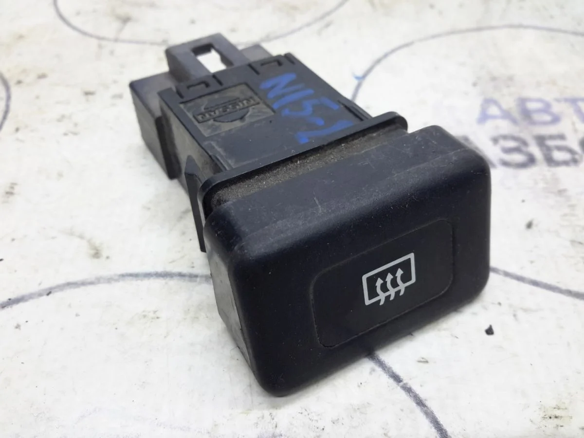 Кнопка обогрева заднего стекла Nissan Almera N15 (1995—2000)