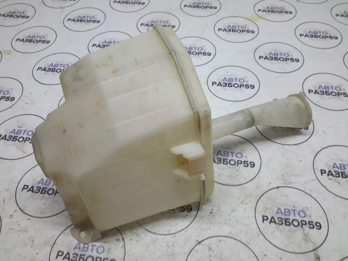 Бачок омывателя Nissan Almera N15 (1995—2000)