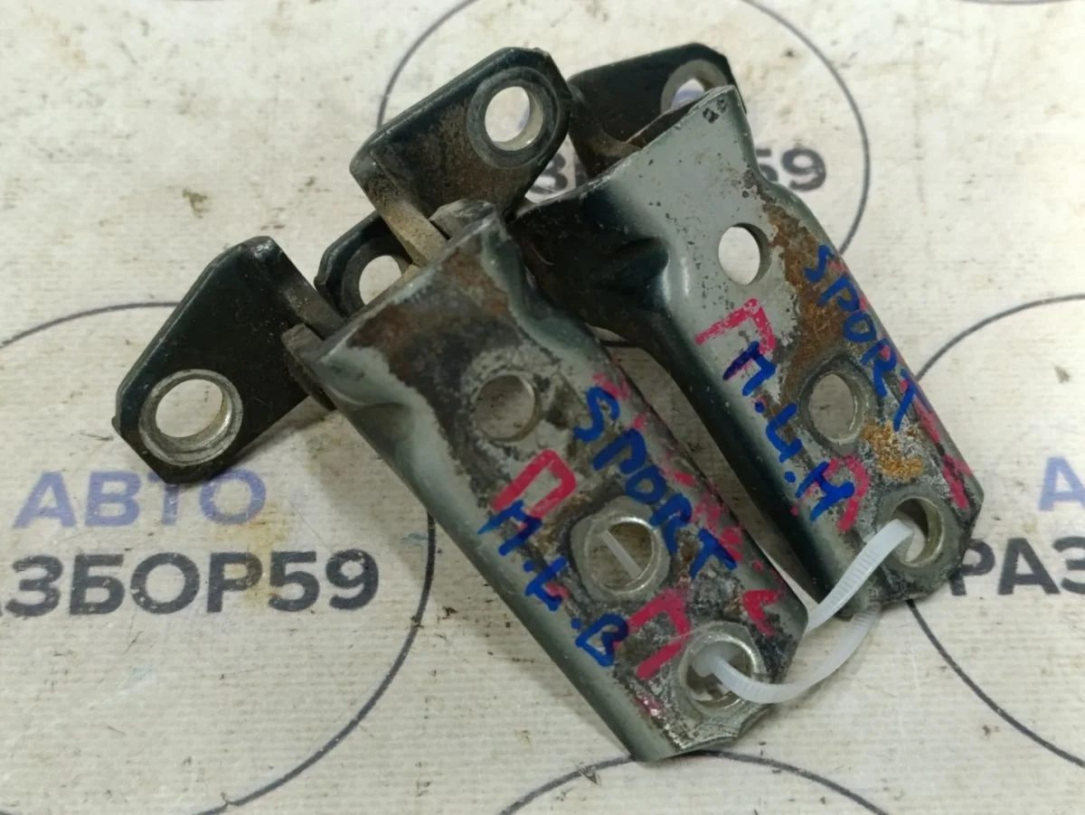 Петля двери Mitsubishi Pajero Sport II (2008—2013)