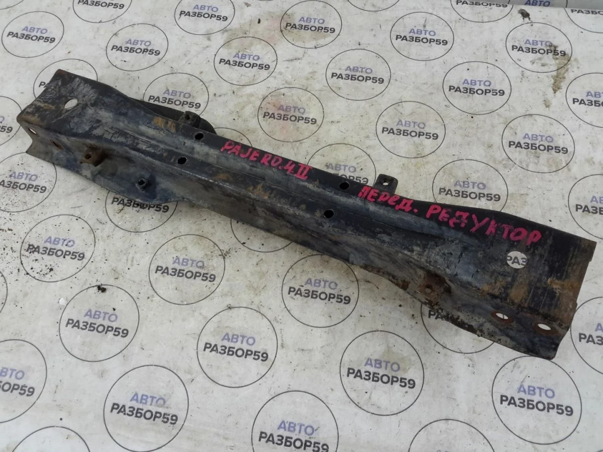 Кронштейн переднего редуктора Mitsubishi Pajero IV (2006—2011)