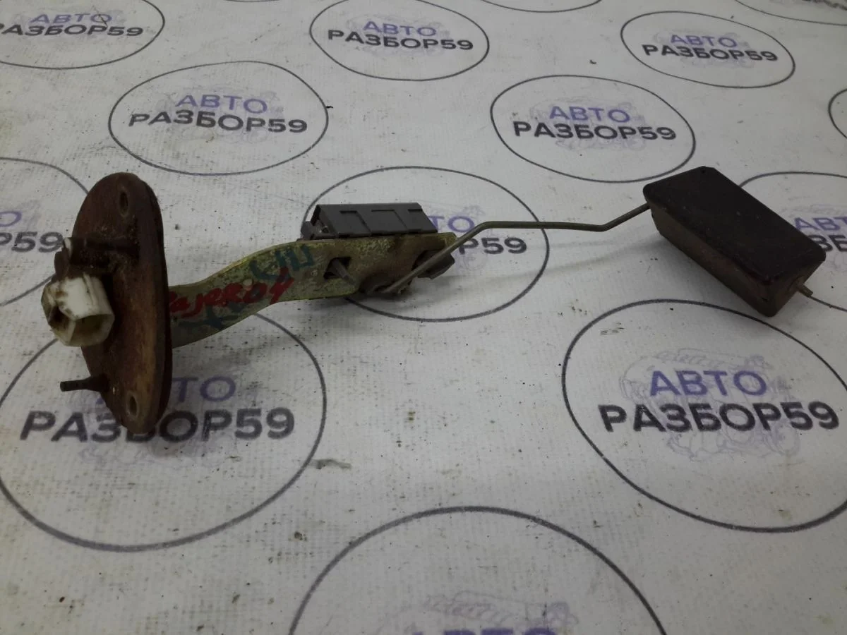 Датчик уровня топлива Mitsubishi Pajero IV (2006—2011)