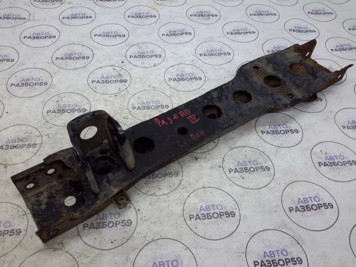 Кронштейн редуктора Mitsubishi Pajero III (1999—2003)