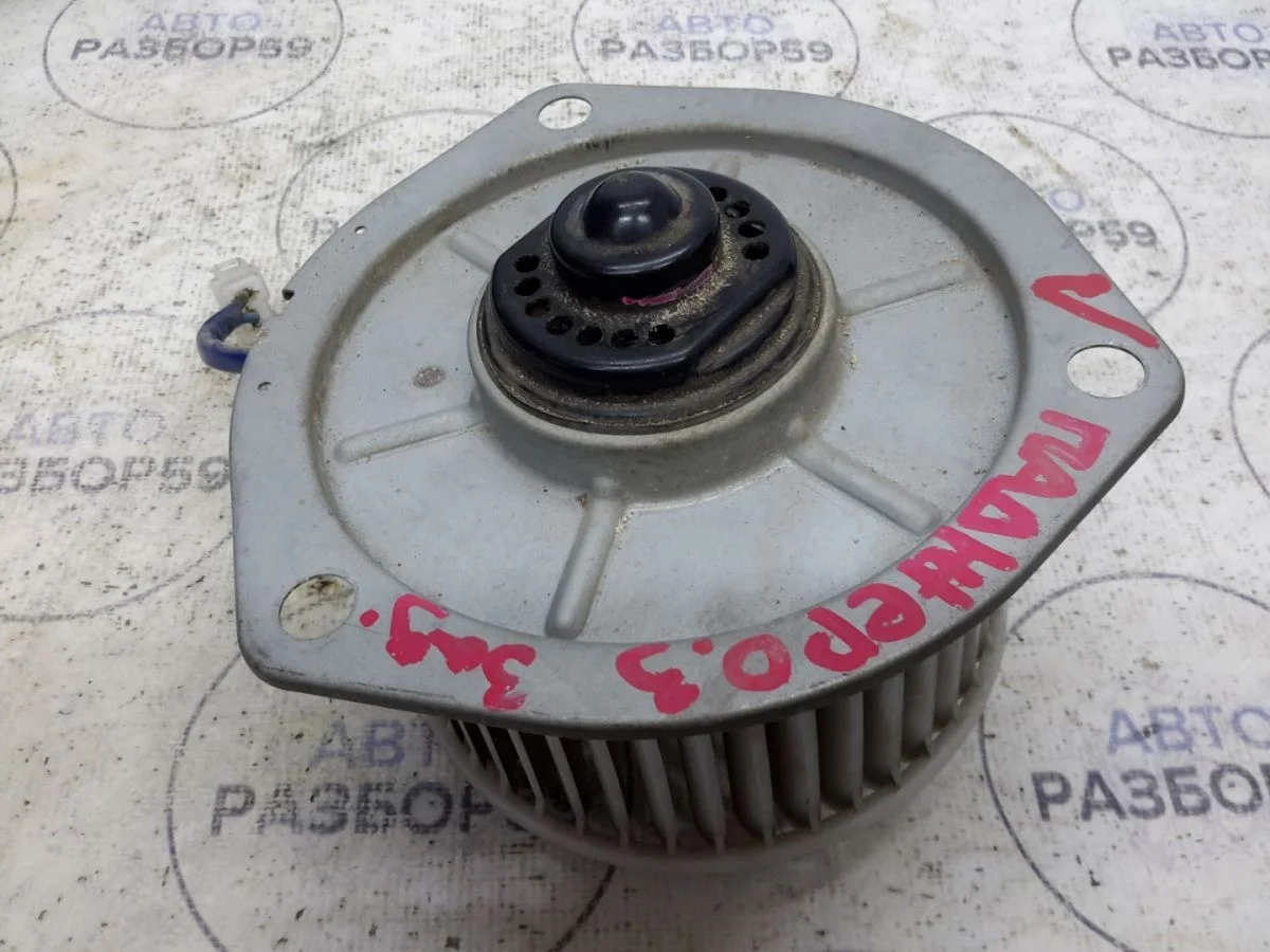 Моторчик печки Mitsubishi Pajero III (1999—2003)