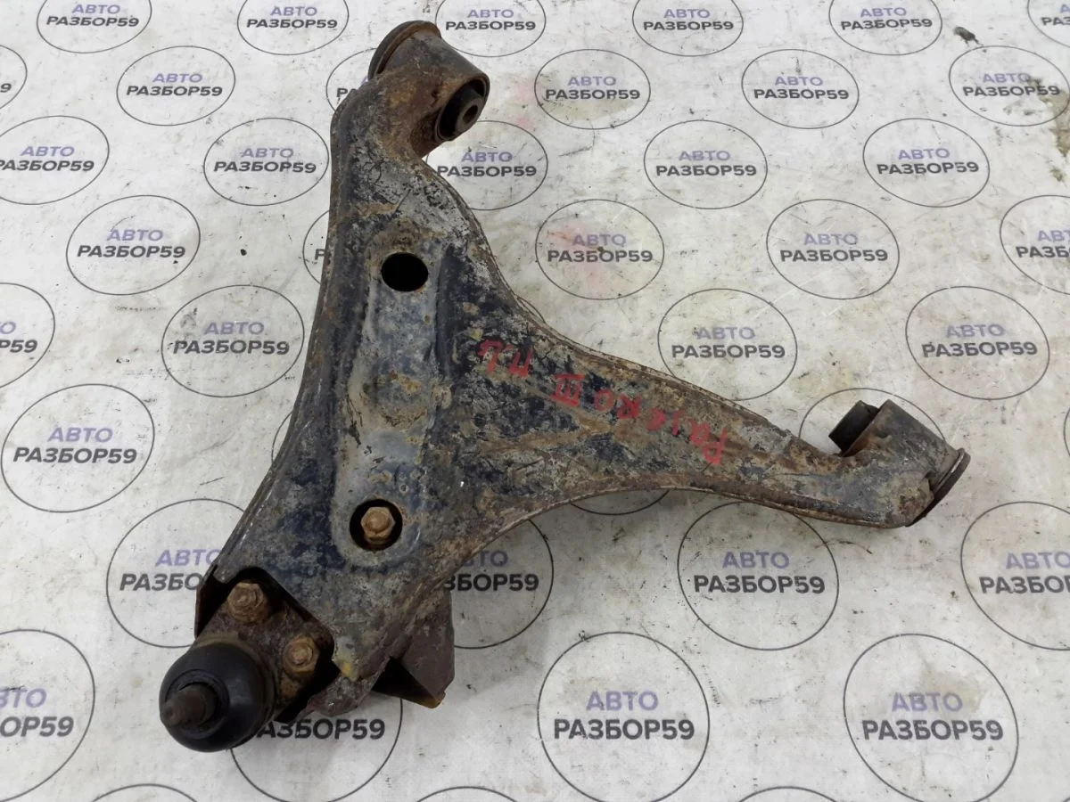 Рычаг передний левый Mitsubishi Pajero III (1999—2003)