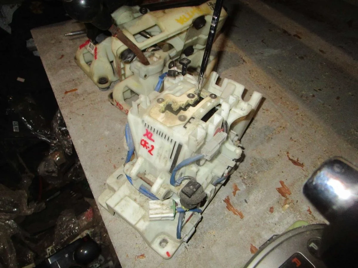 Кулиса КПП Mitsubishi Outlander II (2005—2009)