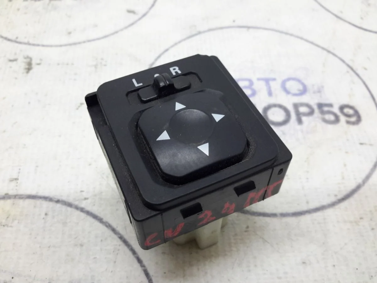 Блок управления зеркалами Mitsubishi Outlander I (2002—2009)