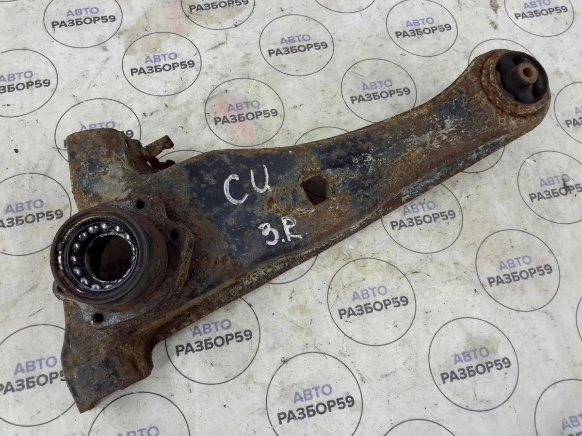 Рычаг продольный правый Mitsubishi Outlander I (2002—2009)