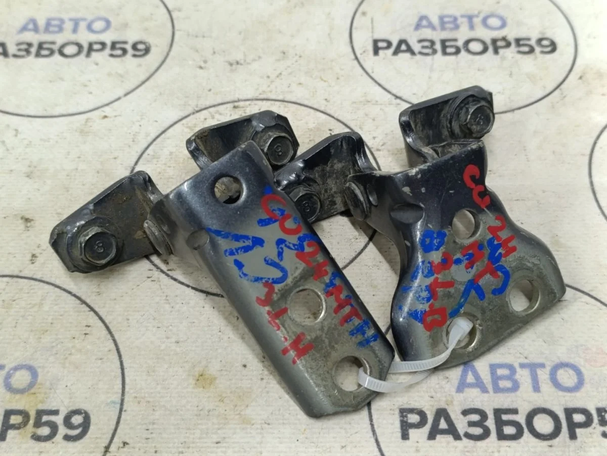 Петля двери Mitsubishi Outlander I (2002—2009)