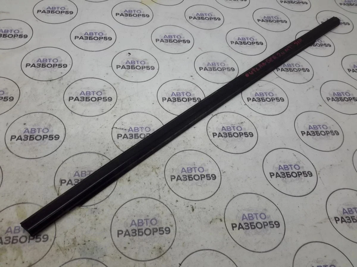 Бархотка двери Mitsubishi Outlander I (2002—2009)