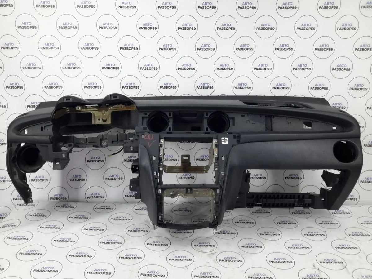 Торпедо Mitsubishi Outlander I (2002—2009)