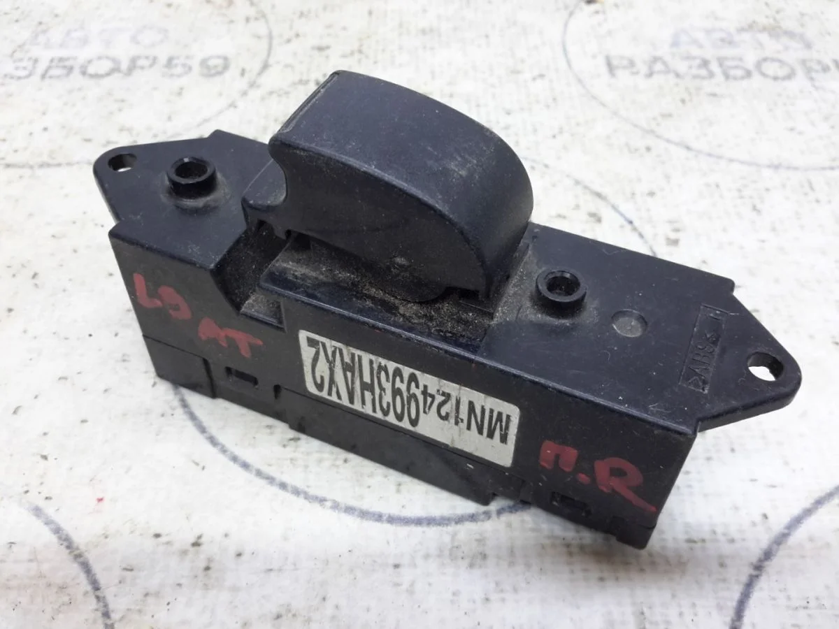 Кнопка стеклоподъемника Mitsubishi Lancer IX (2000—2007)