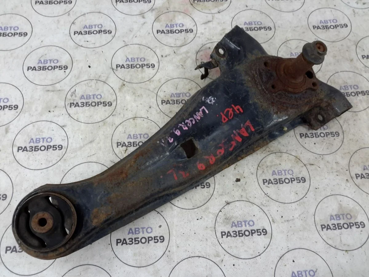 Рычаг продольный левый Mitsubishi Lancer IX (2000—2007)