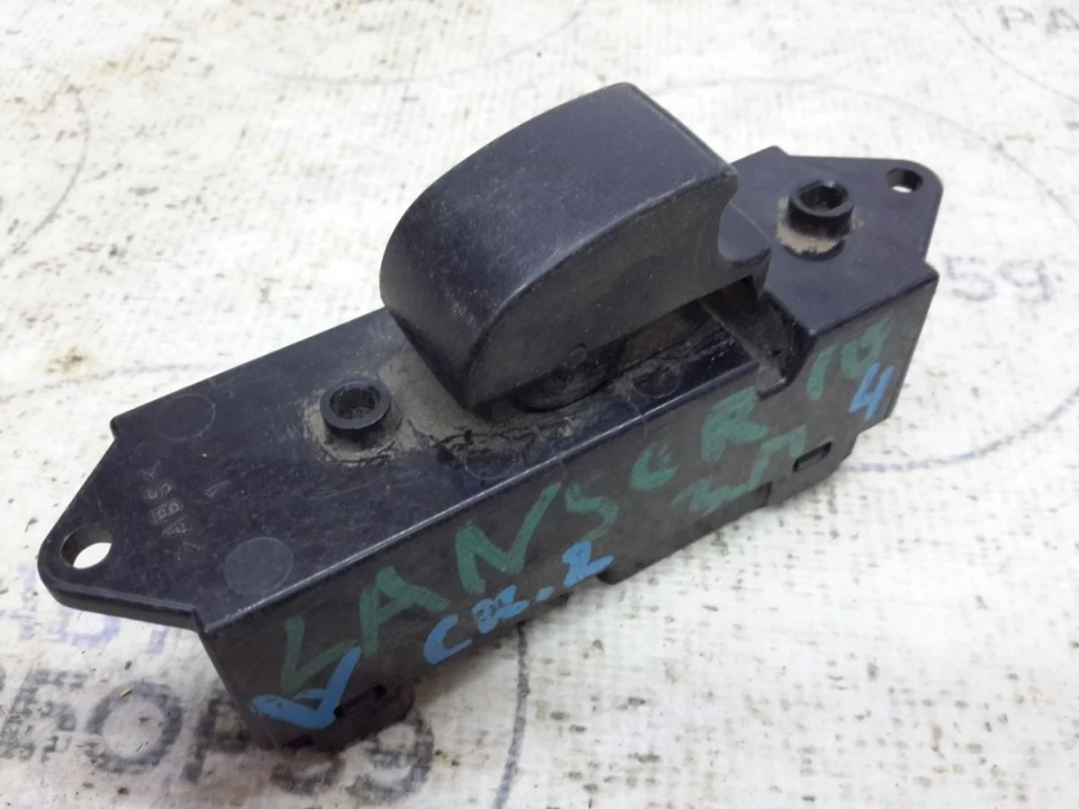 Кнопка стеклоподъемника Mitsubishi Lancer X рестайлинг 2 (2015—2017)