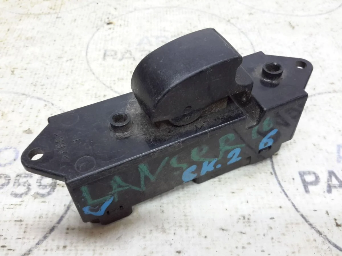 Кнопка стеклоподъемника Mitsubishi Lancer X рестайлинг 2 (2015—2017)