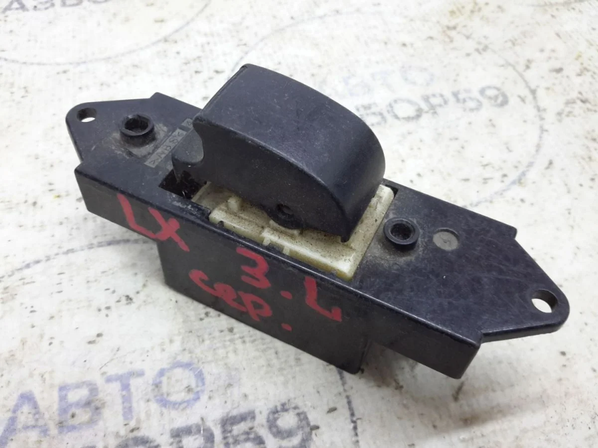 Кнопка стеклоподъемника Mitsubishi Lancer X рестайлинг 2 (2015—2017)