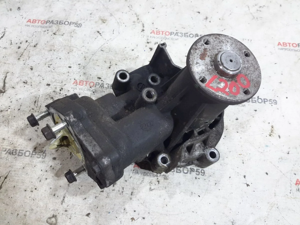 Помпа Mitsubishi L200 IV рестайлинг (2013—2015)