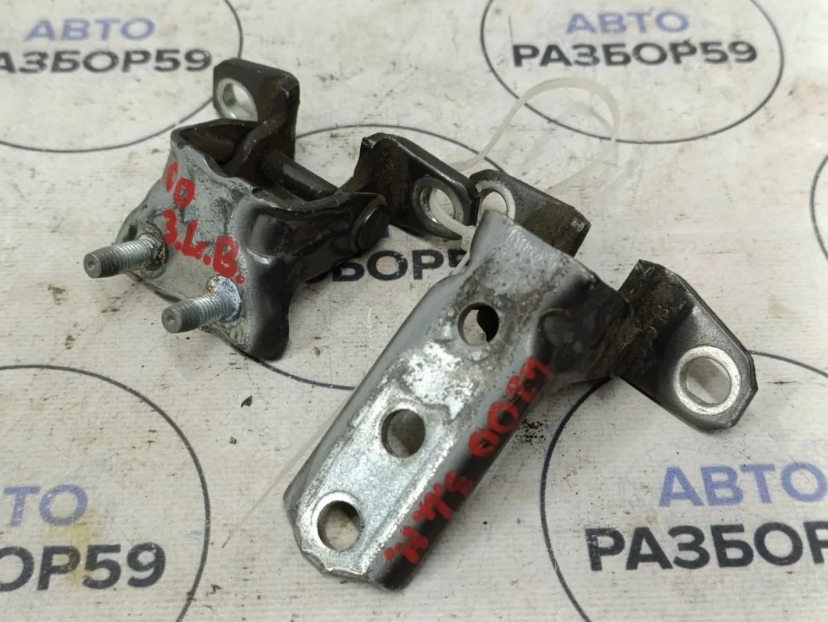 Петля двери Mitsubishi L200 IV рестайлинг (2013—2015)