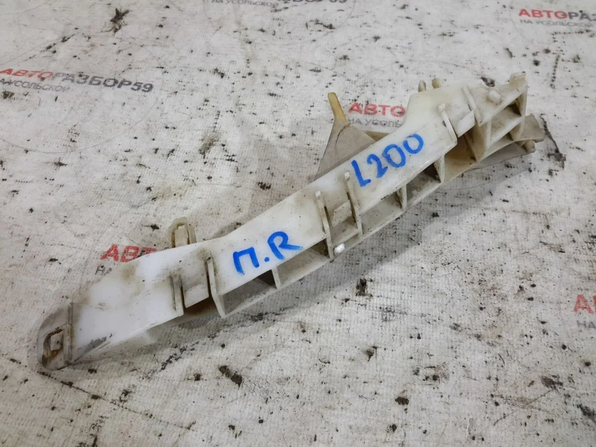 Кронштейн переднего бампера Mitsubishi L200 IV рестайлинг (2013—2015)