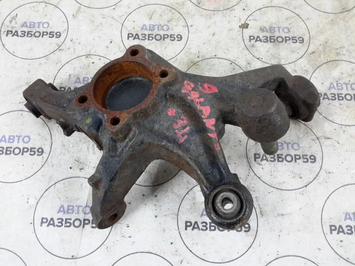 Кулак задний левый Mitsubishi Galant IX рестайлинг 2 (2008—2012)