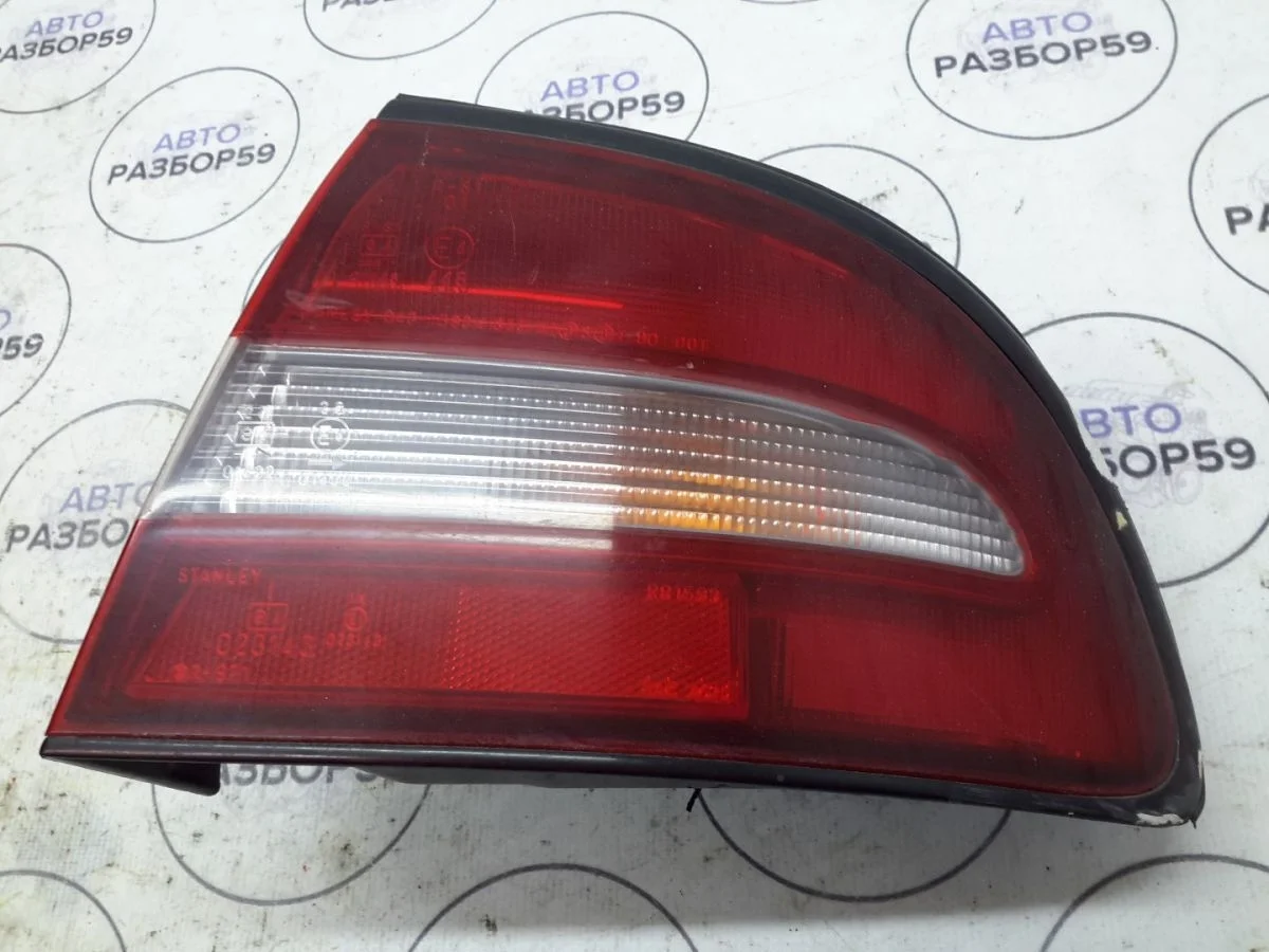 Фонарь правый Mitsubishi Galant VII (1992—1997)