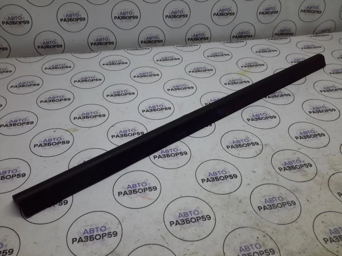 Молдинг двери передней левой Mazda CX-7 I (2006—2009)