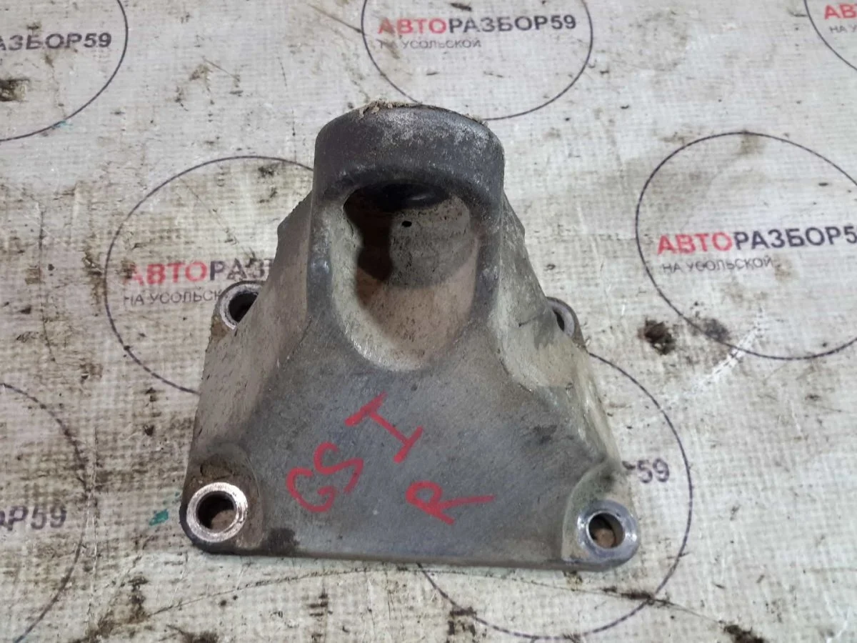 Кронштейн двигателя правый Lexus GS III рестайлинг (2007—2011)