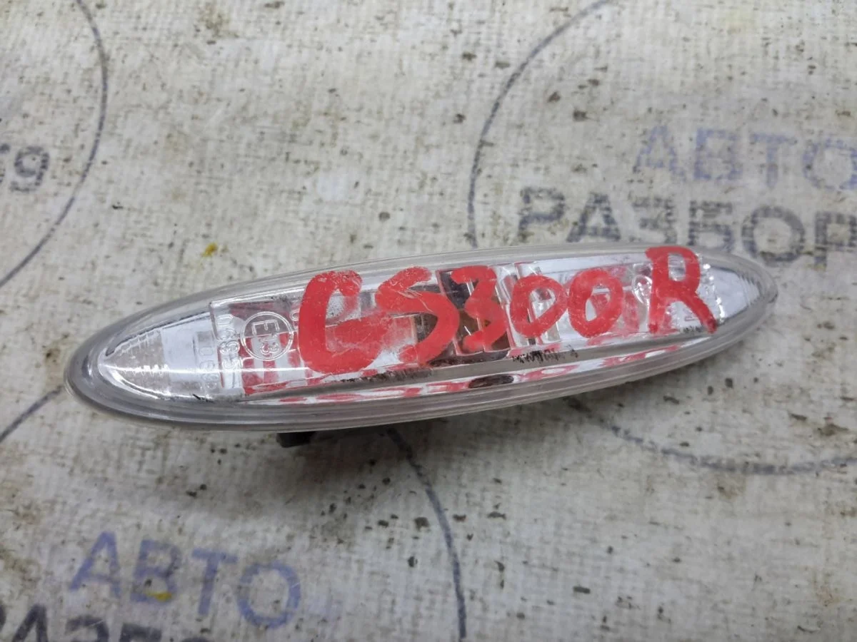 Повторитель в крыло Lexus GS III рестайлинг (2007—2011)