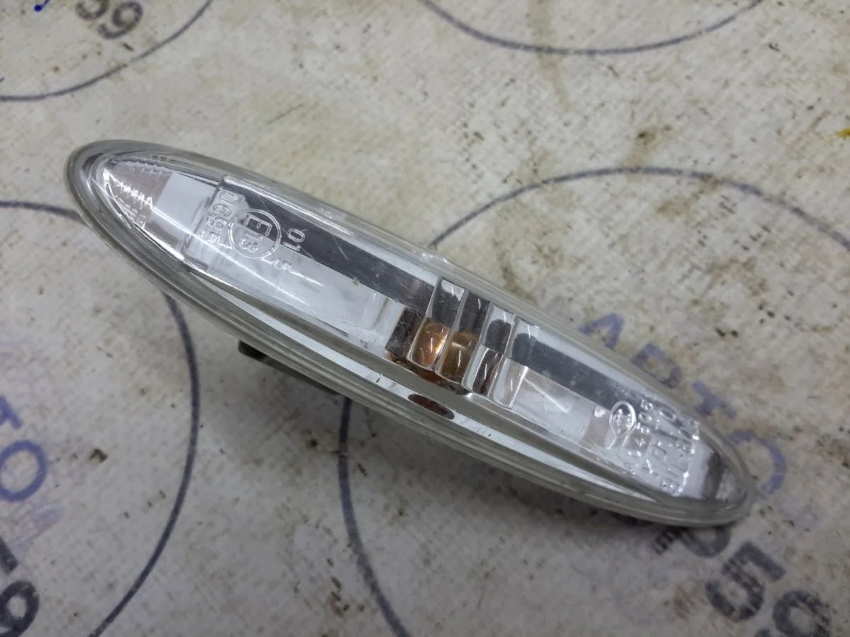 Повторитель в крыло Lexus GS III рестайлинг (2007—2011)