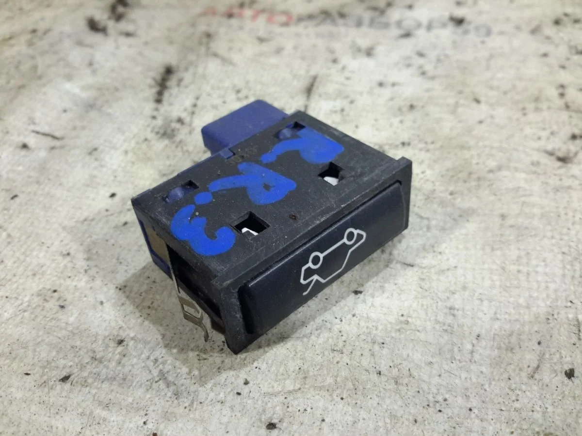 Кнопка открывания багажника Land Rover Range Rover III (2002—2005)