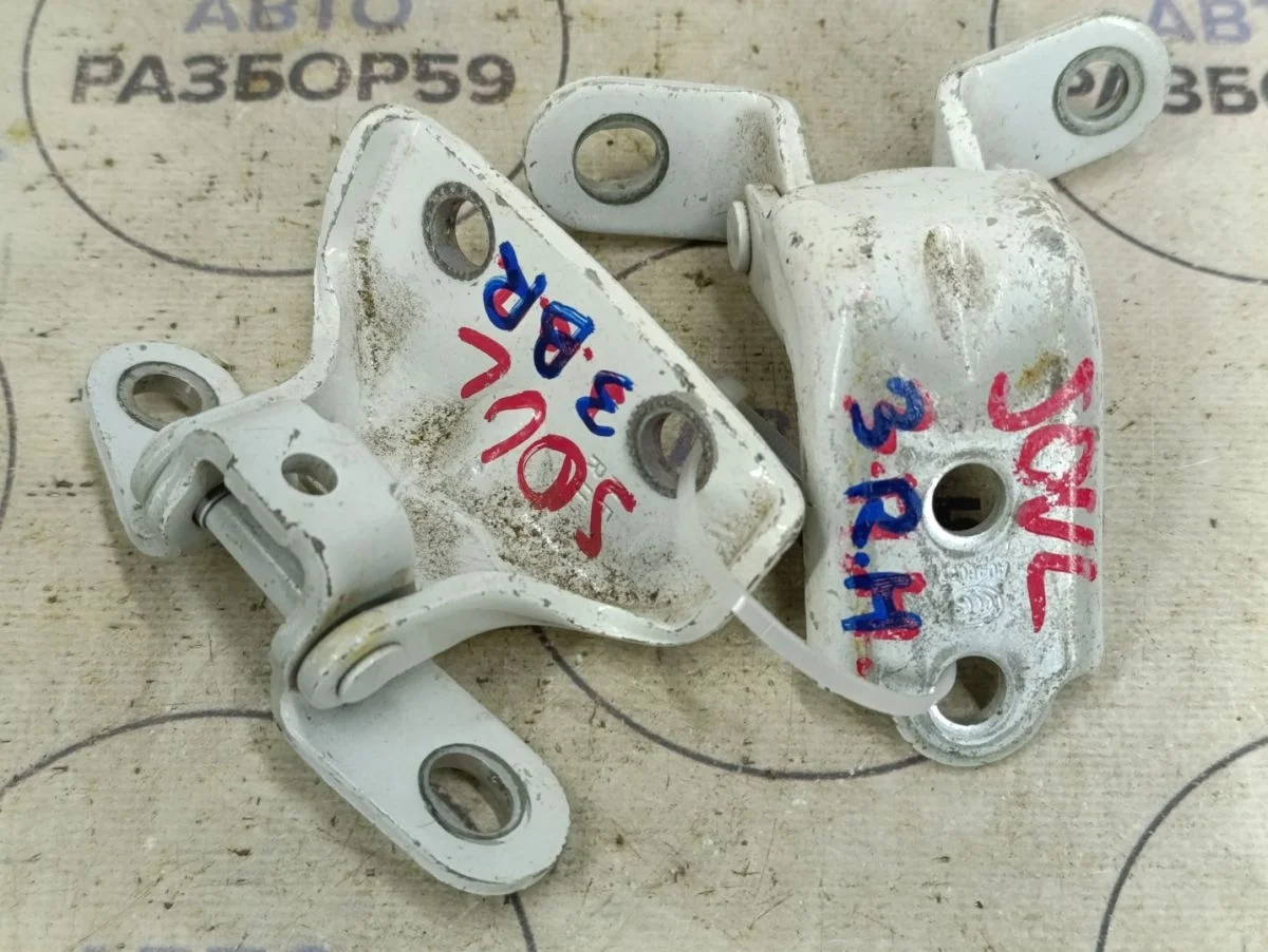 Петля двери Kia Soul I (2008—2011)